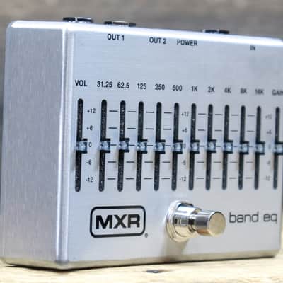 MXR M108S Ten Band EQ Noise-Reduction Circuitry Ten Band Equalizer Effect Pedal image 3