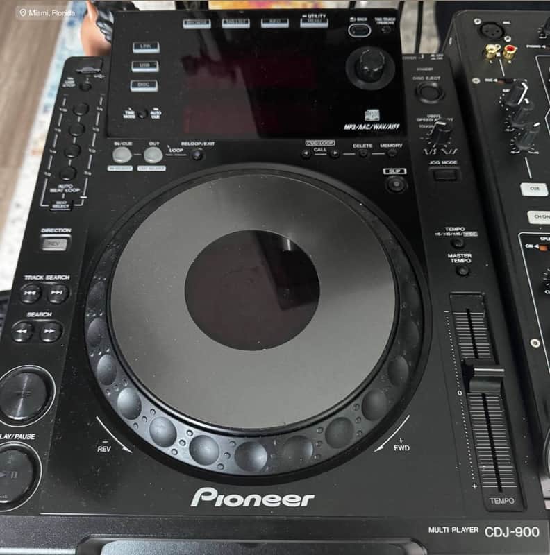 Pioneer CDJ-900 image 1