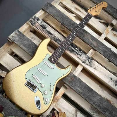 2005 Fender Custom Shop Greg Fessler Master Design 1964 Relic Gold Sparkle Stratocaster image 2
