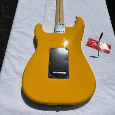Fender HSS Player Stratocaster - Ferrari Yellow image 4
