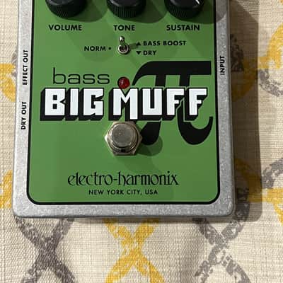 Electro-Harmonix Bass Big Muff Pi Distortion / Sustainer 2008 - Present - Green image 2