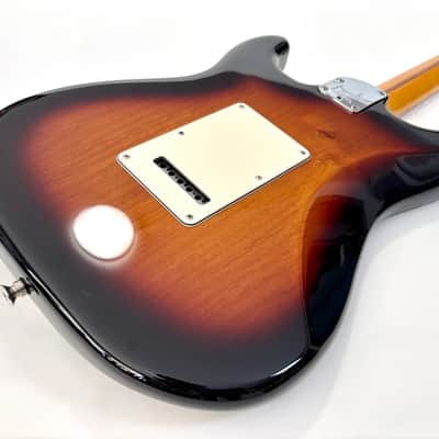 Fender Stratocaster American Deluxe V Neck 2011 Sunburst image 16