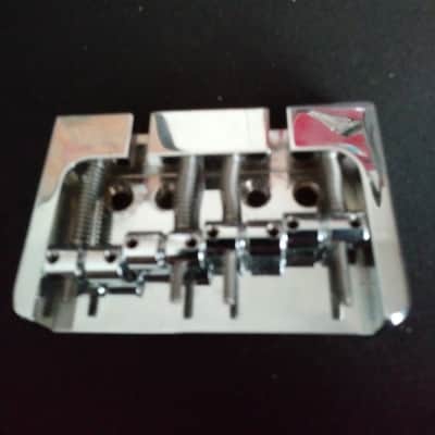 Hipshot B Style Hipshot 4 String Bass Bridge 17mm String Spacing, Chrome image 4