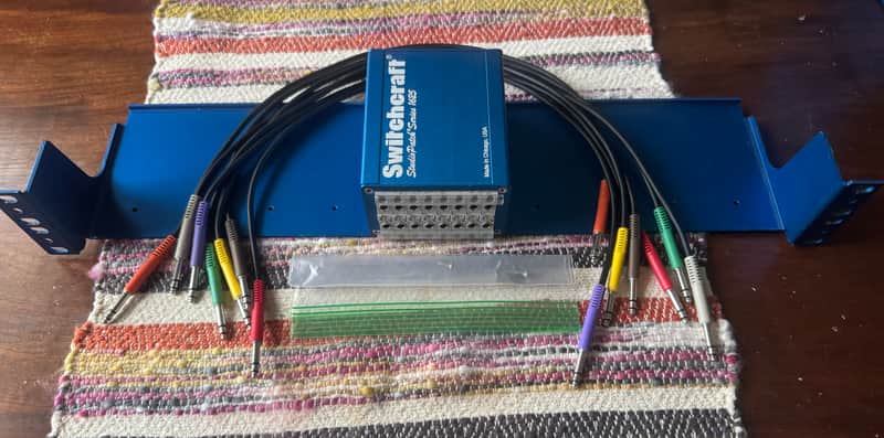 Switchcraft 1625 and 1625RACK - 1.5RU Mounting Rack image 1