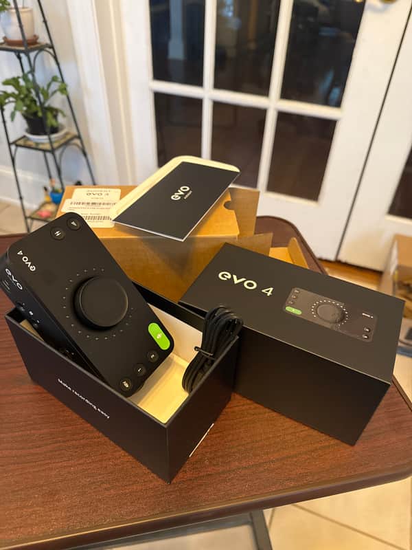 Audient EVO 4 USB Audio Interface 2020 - Black image 1