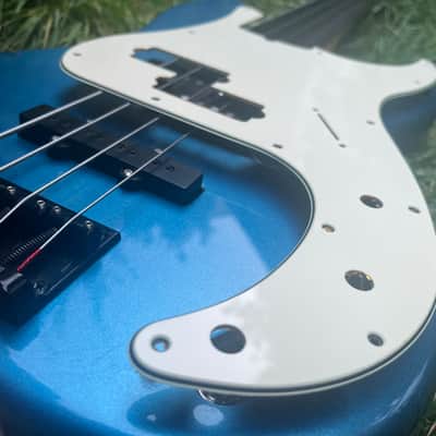 Fender Precision Bass Tony Franklin Fretless (Lake Placid Blue) image 7