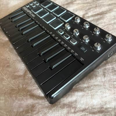 Akai MPK Mini MKII 25-Key MIDI Controller 2014 - Present - Black with Black Keys