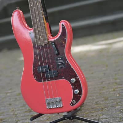 Fender Limited Edition Vintera II Road Worn '60s Precision Bass - Fiesta Red image 3