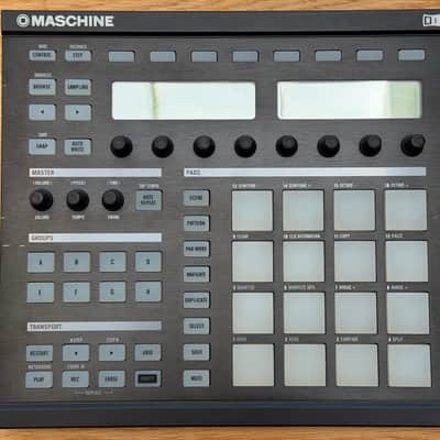 Native Instruments Maschine 2000s - Black image 1