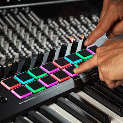 M-Audio Oxygen Pro 61 61-Key USB Powered MIDI Controller with Smart Controls and Auto-Mapping image 9