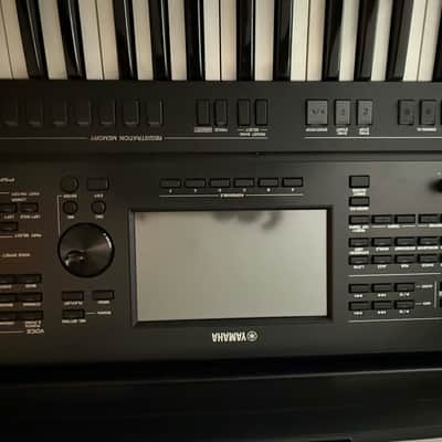 Yamaha PSR-SX700 61-Key Arranger Workstation - Black image 2