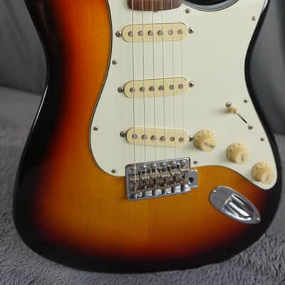 Fender Stratocaster 2017 - Sunburst Made in Japan image 1