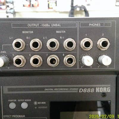 Korg D888 8-Track Digital Recording Studio 2000s - Black image 6