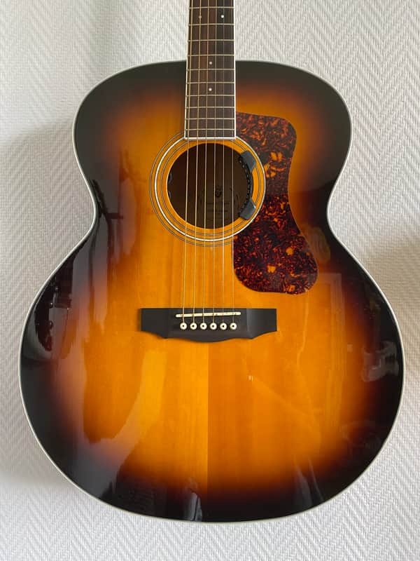 Guild F-250E DELUXE