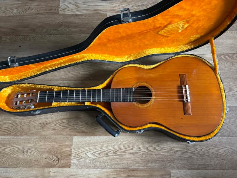 1979 Harald Petersen Classical guitar, excellent, with hard case