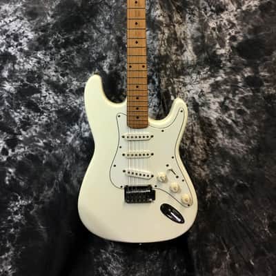 Used Epiphone Gibson S310 Strat Style White Electric Guitar w/Batwing Headstock image 1