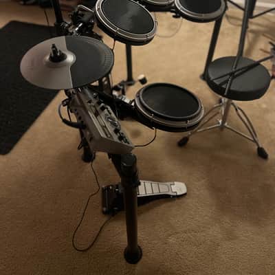 Donner DED-200X Electronic Drum Set, Electric Drum Kit with Quiet Mesh Drum Pads, 2 Cymbals w/Choke, 31 Kits and 450+ Sounds, Throne, Headphones, Sticks, USB MIDI, Melodics Lessons (5 Pads, 4 Cymbals) image 7