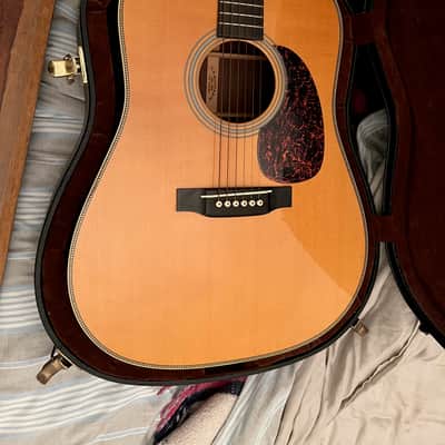 Martin HD-28V 2007 - Gloss image 1
