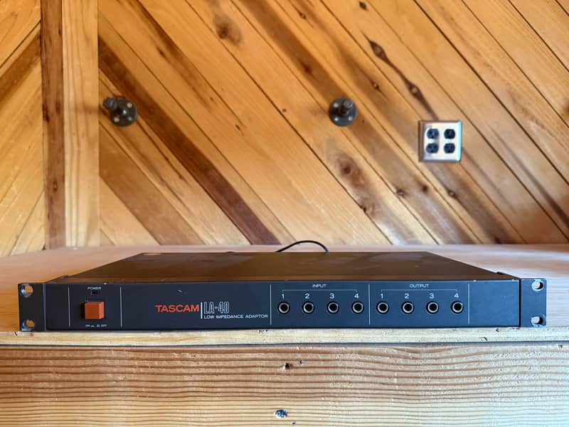 TASCAM LA-40