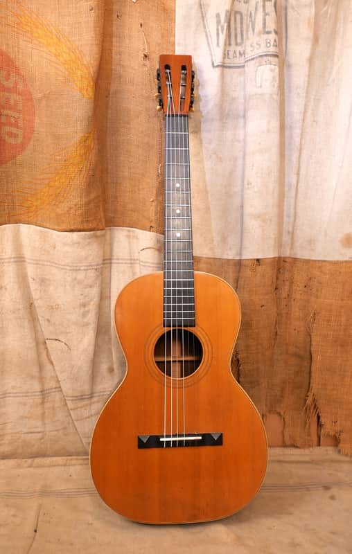 Richelieu Parlor Guitar 1920 Natural image 1
