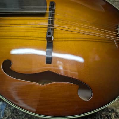 Eastman MD615-GB F-Style F-Hole Electric Mandolin Goldburst Finish image 4