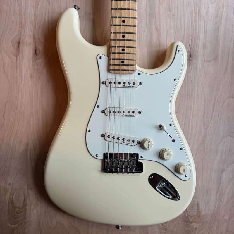 Fender American Standard Stratocaster with Maple Fretboard 2008 - 2016 - Olympic White image 1