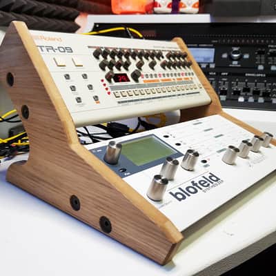 Waldorf  Blofeld/Pulse 2 & Roland Boutique Dual Oak Veneered Precision  Recessed Stand