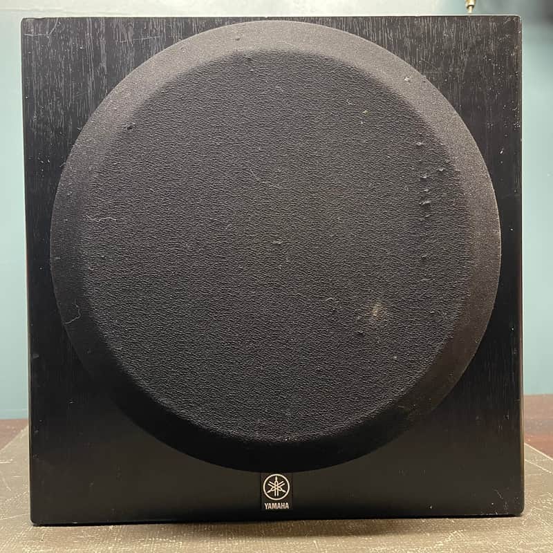Yamaha YST-SW012 compact 8” powered subwoofer BOOM!!!