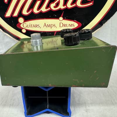 Electro-Harmonix x Sovtek " Green Russian " Big Muff π Pi version 7C 3rd Edition Distortion Fuzz Pedal with Original Wood Box - BM-1-01.00.001 ~2000 - Bubble Font / 6-Screw Chassis image 11