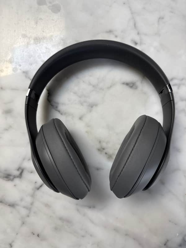 Beats by Dre Studio 3 Wireless Headphones image 1
