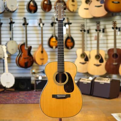Martin 00-28 Standard Series Spruce/East Indian Rosewood Acoustic Guitar w/Molded Hard Case image 4