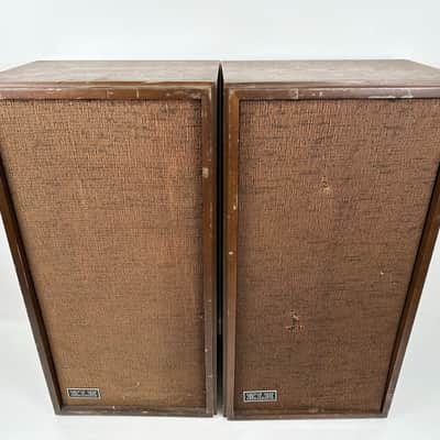 Pair of KLH Seventeen (17) Speakers image 3