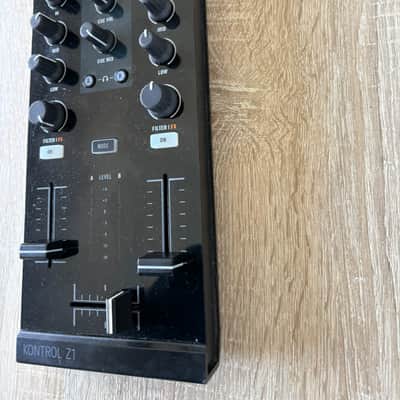 Native Instruments Traktor Kontrol Z1 2010s - Black image 2