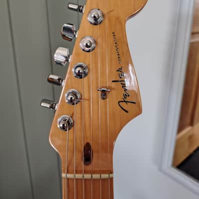 Fender American Deluxe Stratocaster with Maple Fretboard 2002 - 2003 - Aged Cherry Burst image 9