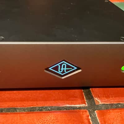 Universal Audio UAD-2 Satellite Thunderbolt 3 OCTO Core Desktop DSP Accelerator 2019 - Present - Gray - Excellent! image 1