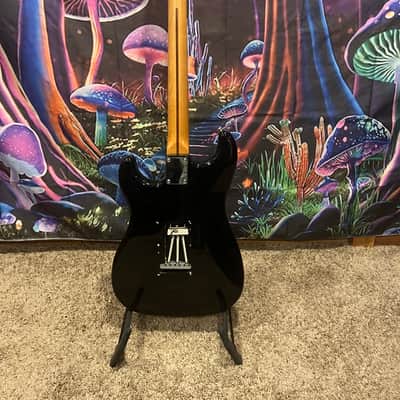 Fender Stratocaster 2002 - Black image 3