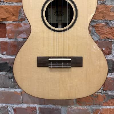 Kala Solid Spruce/Rosewood Tenor Scallop Cutaway Ukulele (KA-SRT-SC) 2020-2026 - Gloss image 2