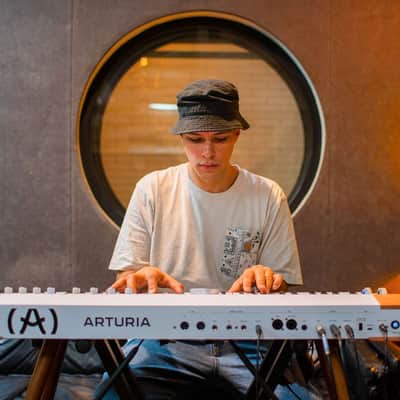 Arturia AstroLab Avant-Garde 61-Key Stage Keyboard image 9
