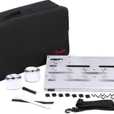 Fender Professional Pedalboard with Bag - Medium image 2