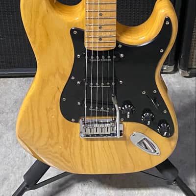 FENDER LITE ASH STRATOCASTER (JAP. MODELS NO. 026-5002) electric