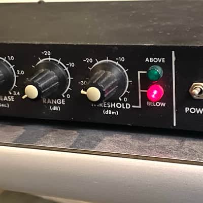 Symetrix SG-200 mid 1980 TOGGLE Switch Version, Slow Gear attack image 4
