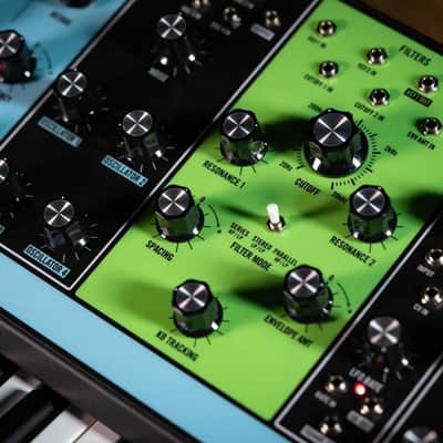 Moog Matriarch Patchable 4-note Paraphonic Analogue Synthesiser image 13