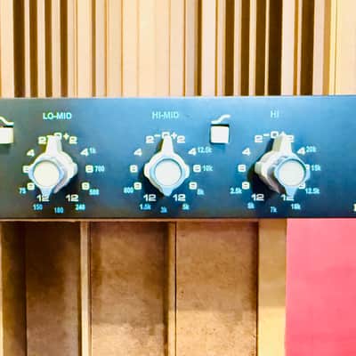 API 5500 Dual 4-Band Equalizer 2007 - 2019 - Black image 3