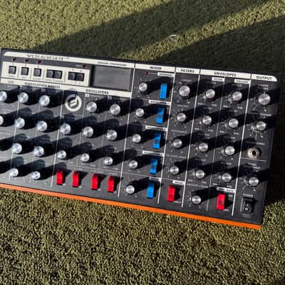 Moog Minimoog Voyager RME Rack Mount Edition Monophonic Synthesizer 2005 - 2015 - Black