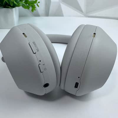 Sony WH-1000XM5 Wireless Noise-Canceling Over-Ear Headphones Bluetooth image 3