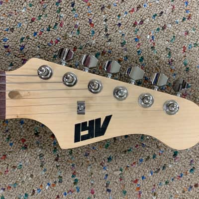 IYV Semi Hollow 2025 - Woodgrain image 14