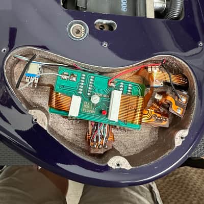 Parker Fly Deluxe Vibrato 1995 - Purple image 18