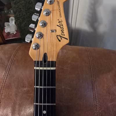 Fender Standard Stratocaster with Rosewood Fretboard 1998 - 2005 - Midnight Wine image 5