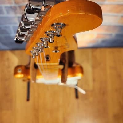 Stratocaster Fender Deluxe Neck, Fender Locking Tuners, Custom Shop ‘63 Pick Ups, MJT Candy Tangerine Body-Hard Case! image 3