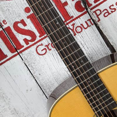 Martin D-28 Billy Strings Signature Acoustic Guitar Natural with Hardshell Case image 10